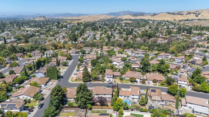 Property Photo: 3108 Clydesdale Way CA 94533