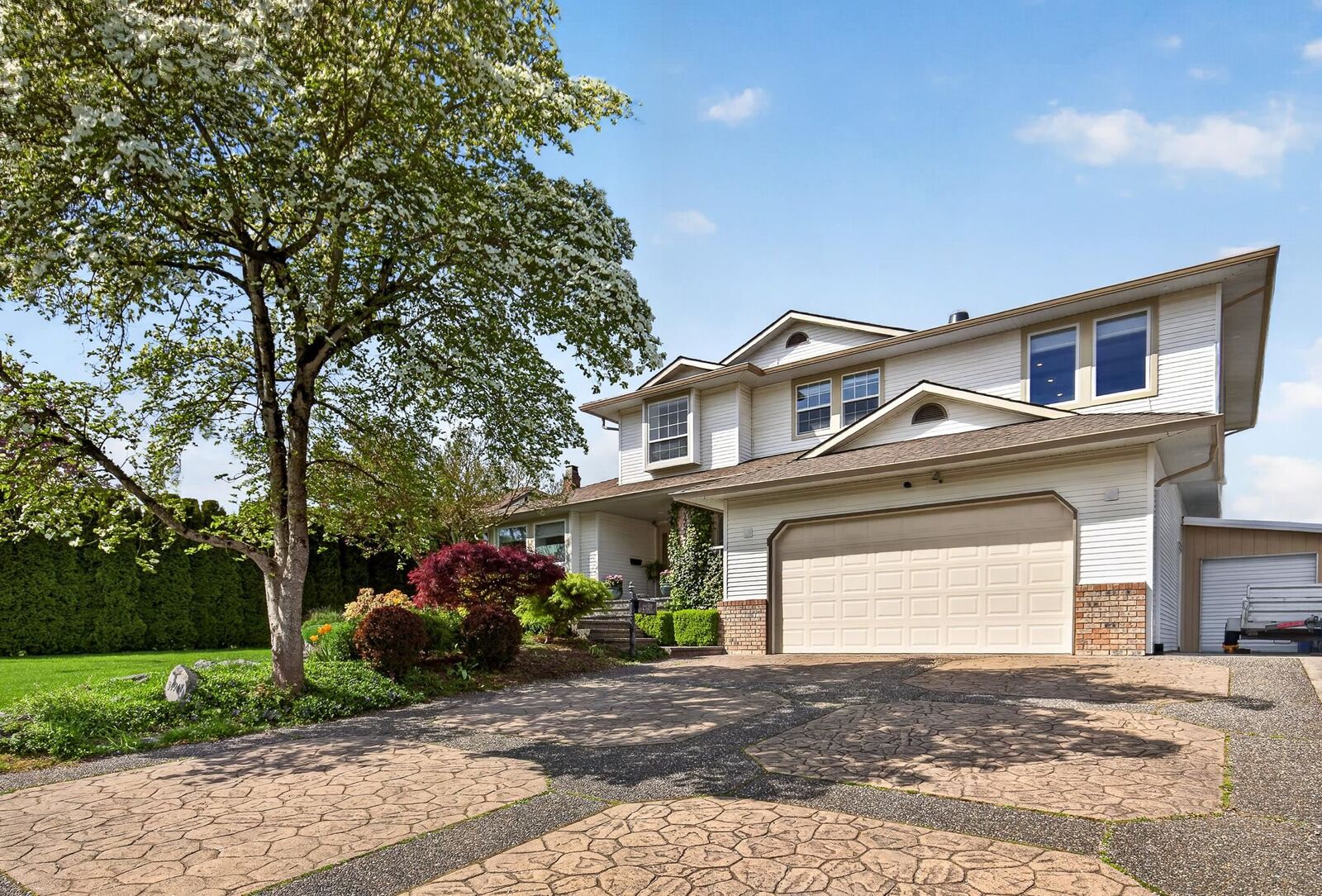 Property Photo: 34947 Oakhill Drive BC V2S 7R3