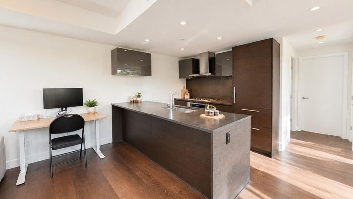 Property Photo: 1561 W 57th Avenue 808 BC V6P 0H5