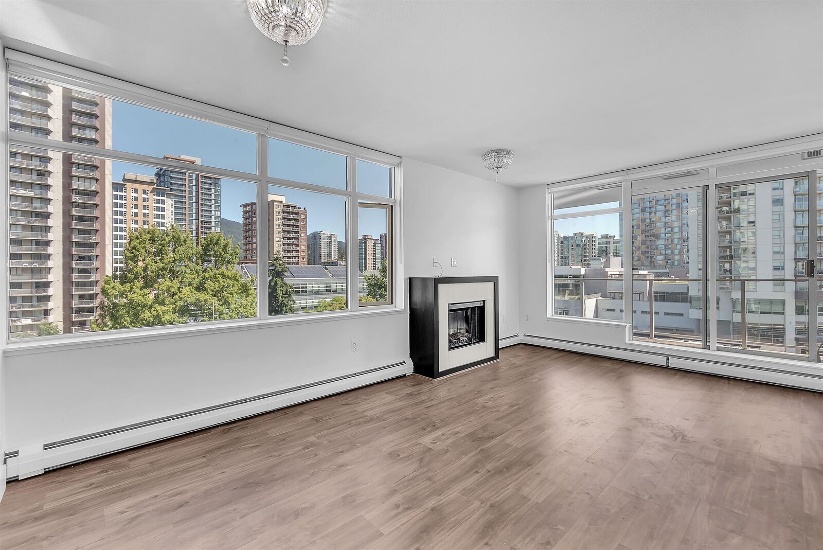 Property Photo:  158 W 13th Street 802  BC V7M 0A7 