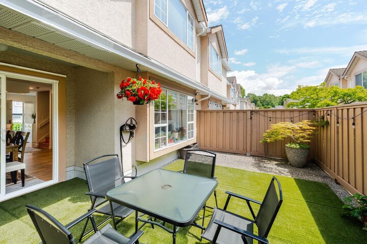 Property Photo: 901 W 17th Street 16 BC V7P 1V8