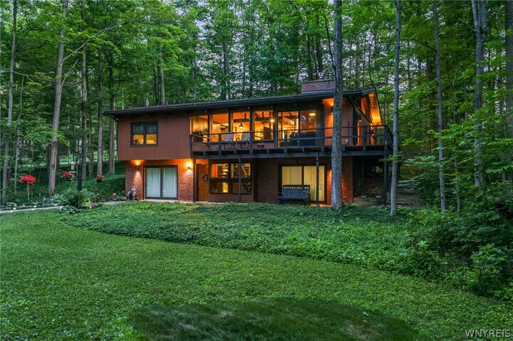 Property Photo:  7945 Hywood Drive  NY 14075 