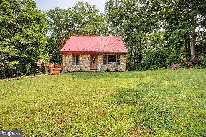 Property Photo: 845 Oak Ridge Dr PA 17233