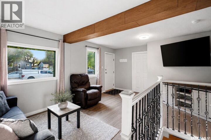 Property Photo: 1728 2nd Avenue N SK S7K 2G5