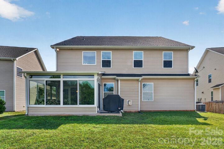 Property Photo: 5909 Langwell Lane NC 28278