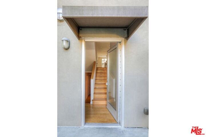 Property Photo: 2024 Allesandro St, Unit 2 CA 90039