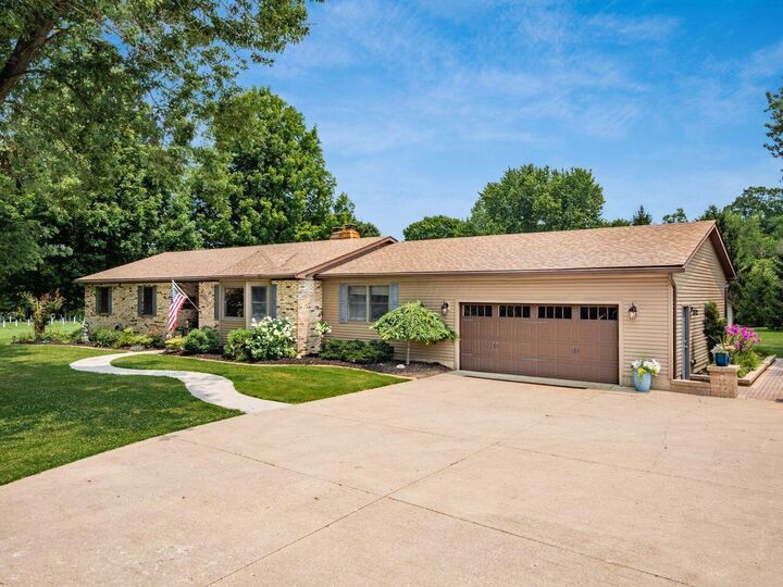 Property Photo: 10750 Springwater Drive OH 43050