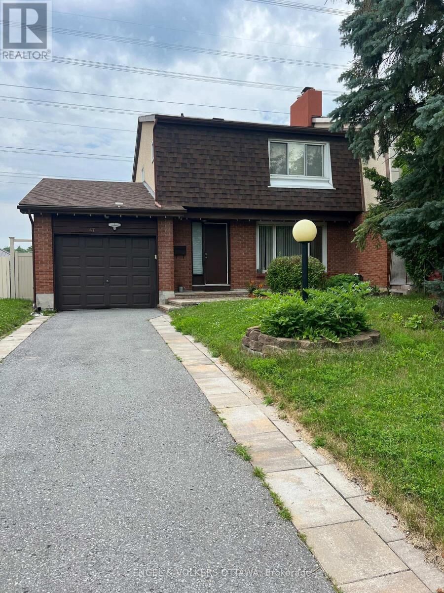 Property Photo: 47 Benlea Drive ON K2G 4A3