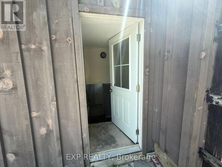 Property Photo:  1168 Oxford Street East 3  ON N5Y 3M1 