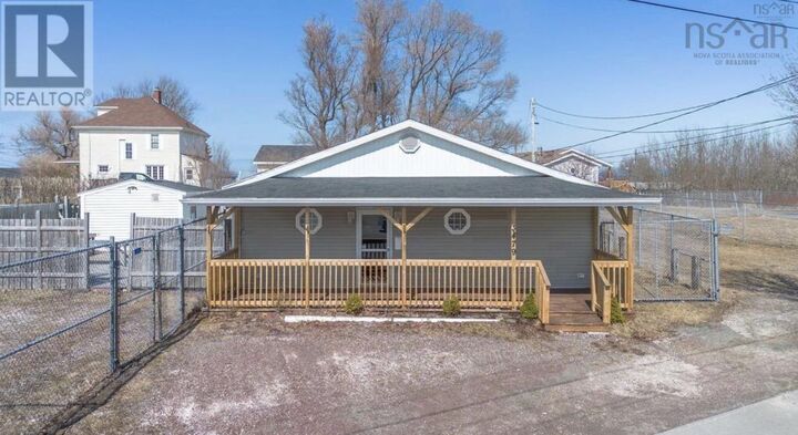 3479 Plummer Avenue — photo 1