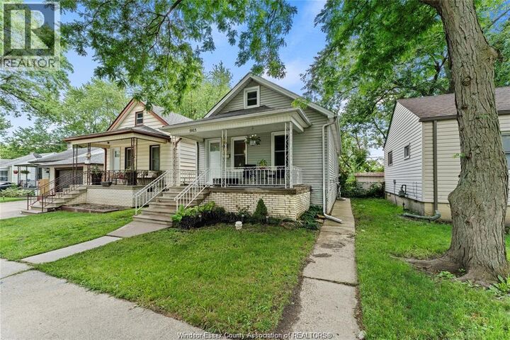 Property Photo:  965 Bridge Avenue  ON N9B 2M9 