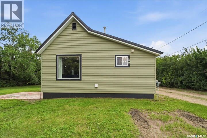 Property Photo: 100 Railway Avenue S SK S0M 1T0