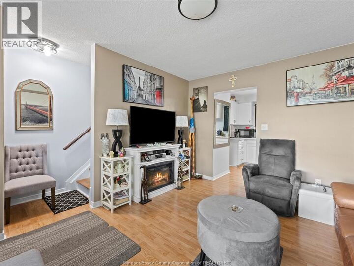 Property Photo:  266 Victoria Street South  ON N9V 2K5 