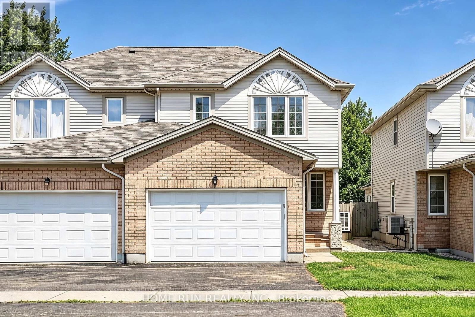 Property Photo: 1169 Clyde Avenue ON K2C 4B2