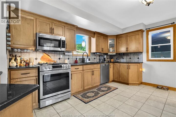 Property Photo:  2905 Askin Avenue  ON N9E 3J1 