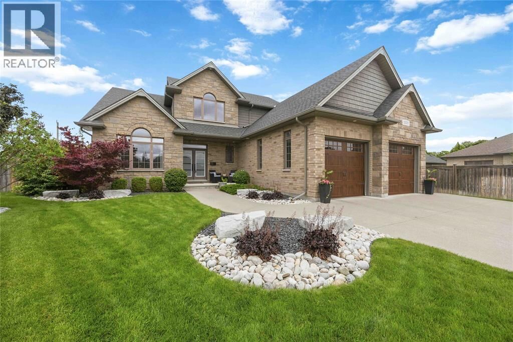Property Photo:  1000 Erica Court  ON N7S 0B9 