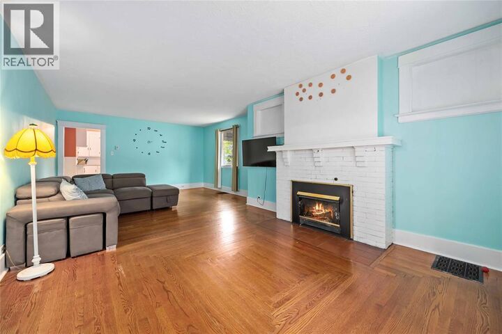 Property Photo:  192 Penrose Street  ON N7T 4V2 