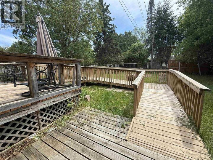 Property Photo: 116 Parkdale Rd ON P8N 1R9