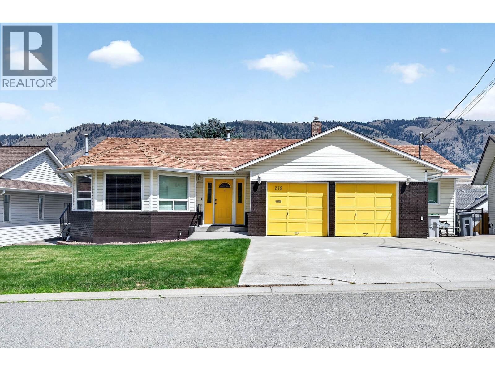 Property Photo:  272 Valleyview Place  BC V2C 6M4 