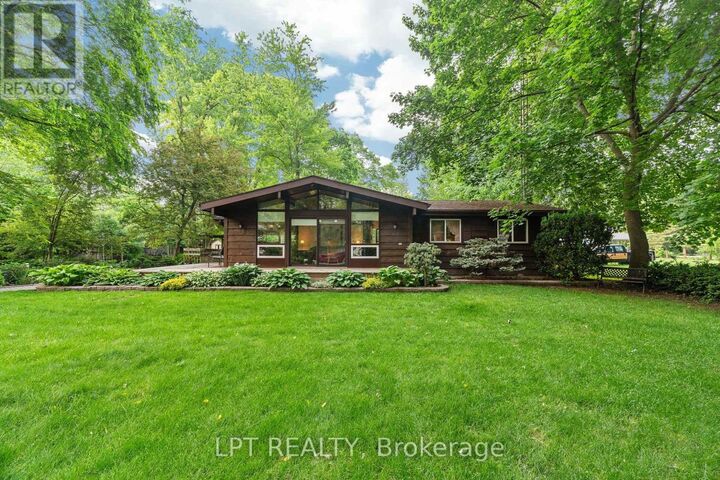 Property Photo:  8452 Defore Drive  ON N0M 1T0 