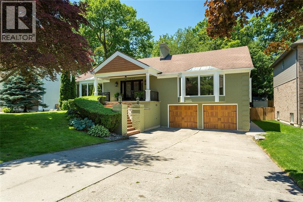 Property Photo:  1727 Mater Drive  ON N7S 3S4 