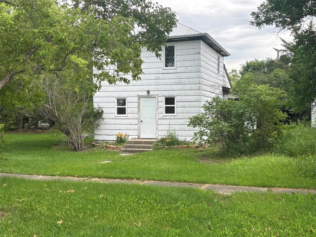 Property Photo: 31 Main Street MB R0K 1P0