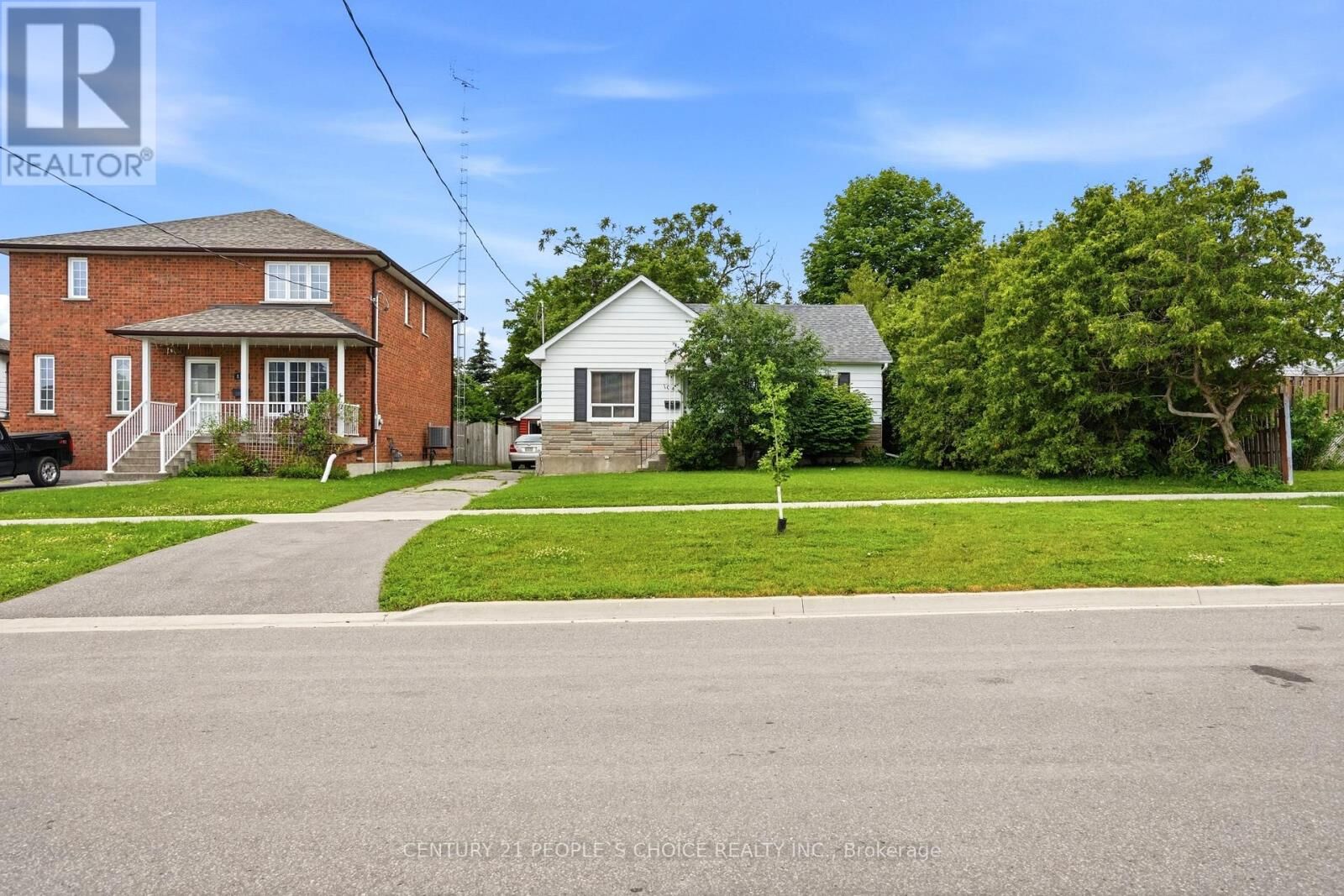 Property Photo: 104 Grenfell Street ON L1J 4W2