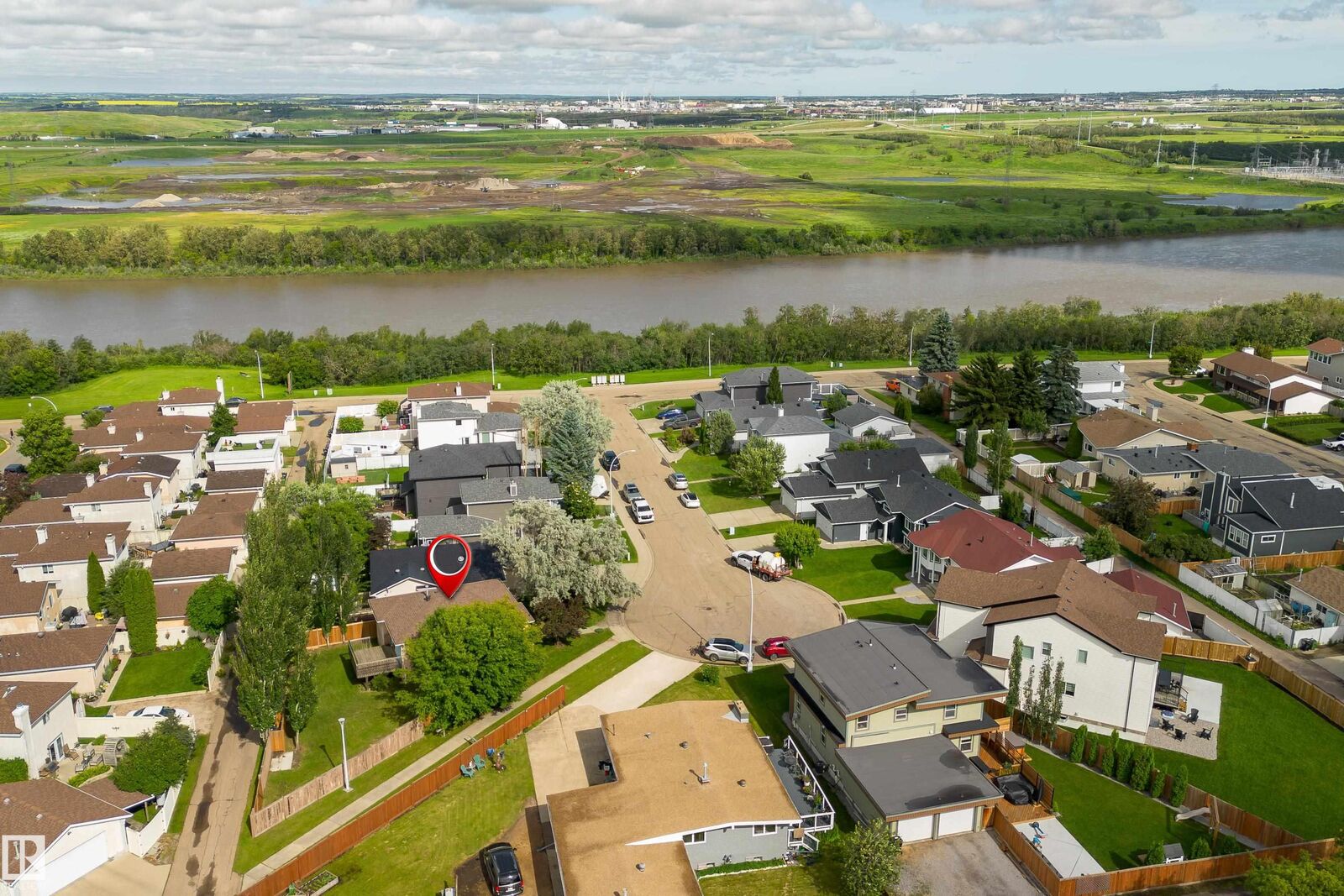Property Photo:  2216 134 Avenue NW  AB T5A 4Y4 