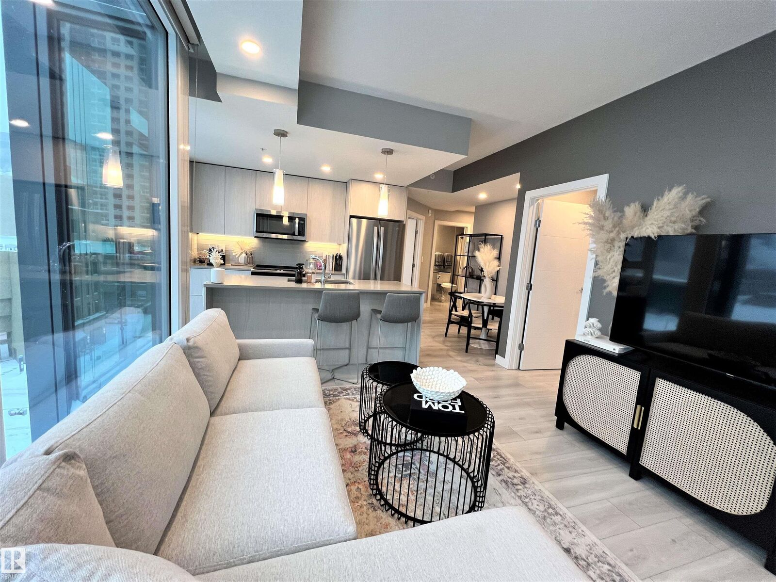 Property Photo:  10180 103 Street NW 702  AB T5J 0L1 