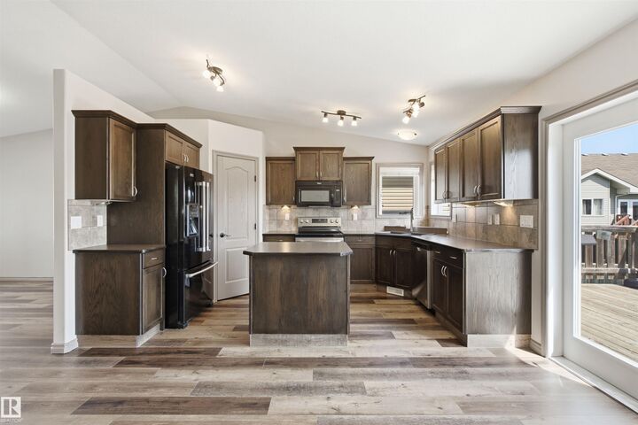 Property Photo: 3814 45 Avenue AB T9N 0A8