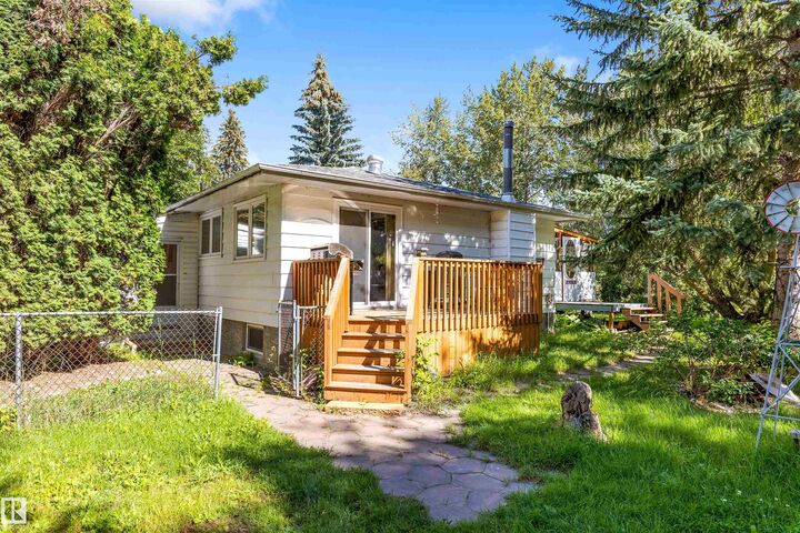 Property Photo:  1700 Lakeside Drive  AB T7Z 2V9 