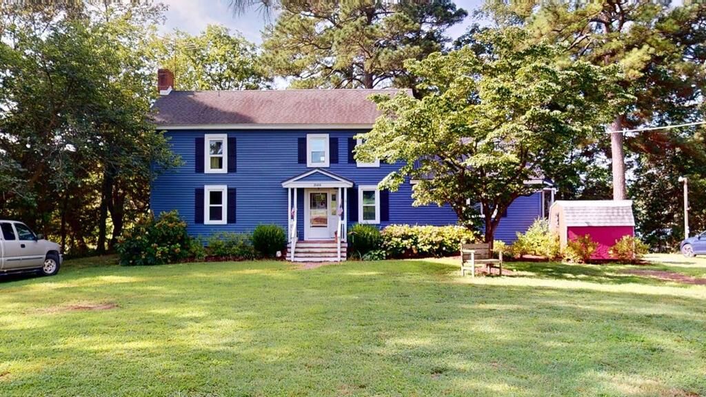 Property Photo: 18484 Hermitage Rd VA 23417
