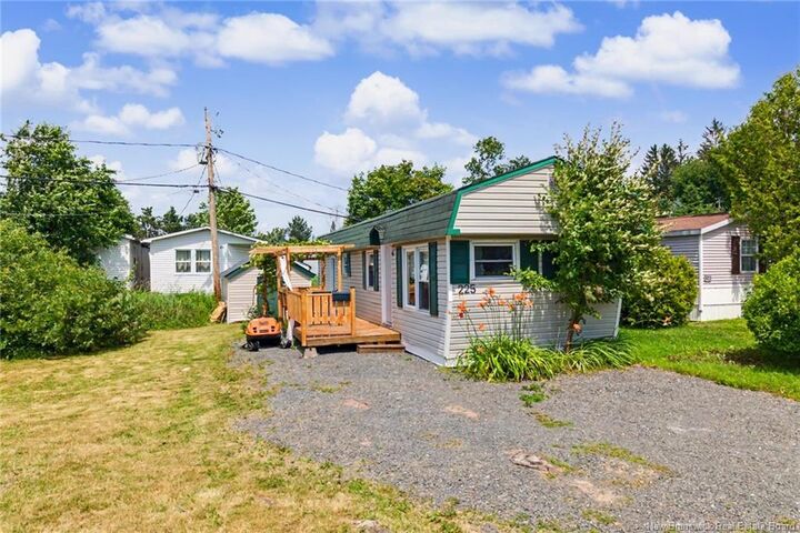 225 Driftwood Loop — photo 1