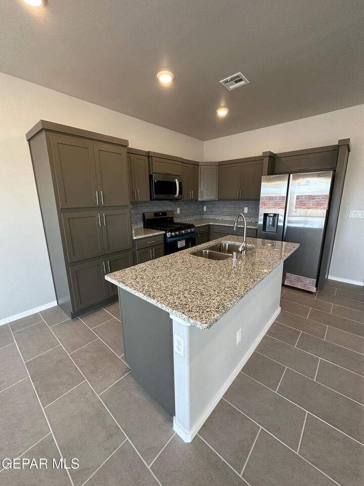 Property Photo:  11804 Jenwood Place  TX 79934 