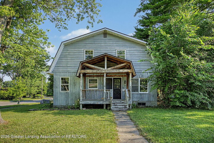 Property Photo: 701 Edwards Street MI 48837