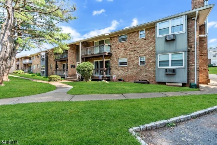 Property Photo:  38 Deanna Dr 105  NJ 08844 