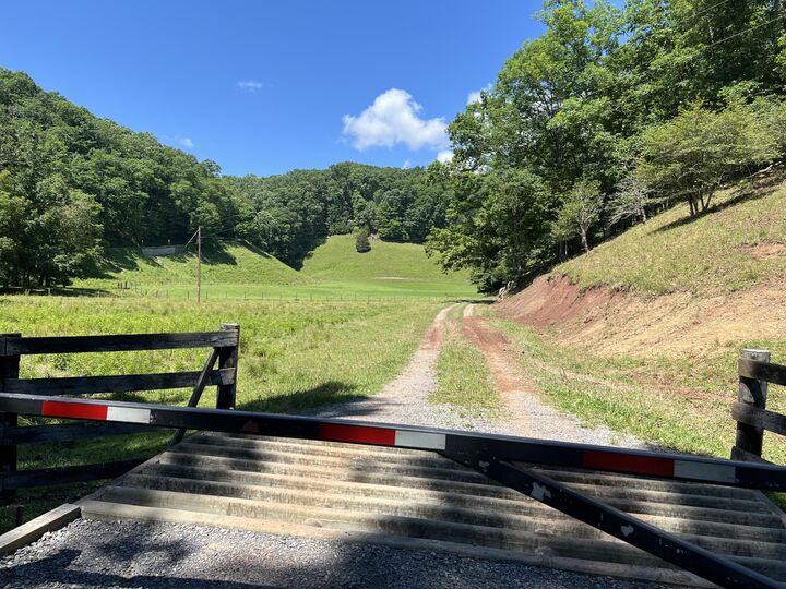 Property Photo: 4951 Cornstalk Rd WV 24931