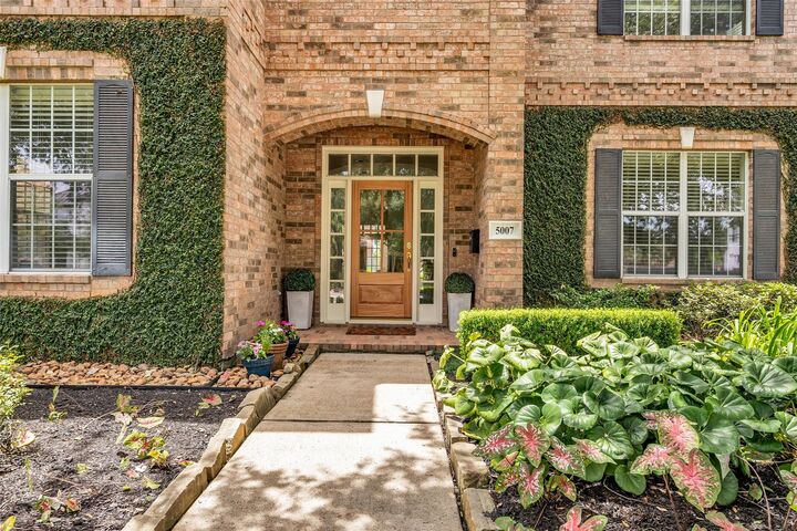 Property Photo:  5007 Beech Street  TX 77401 