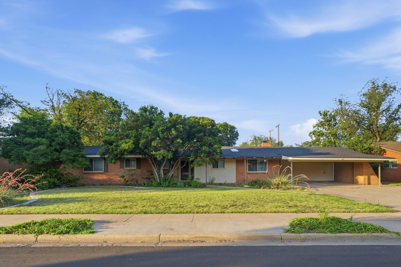 Property Photo: 2313 58th Street TX 79412