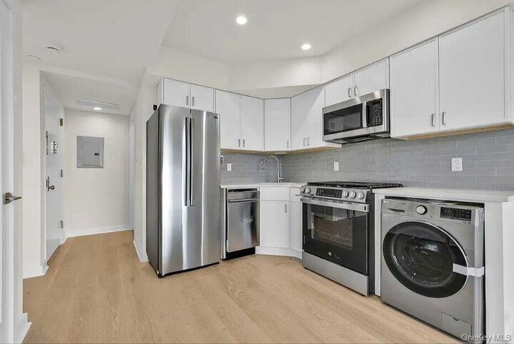 Property Photo: 2525 31st Avenue 7A NY 11106