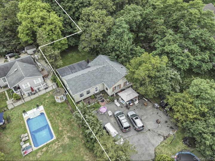 Property Photo:  669 Flanders Road  NY 11901 