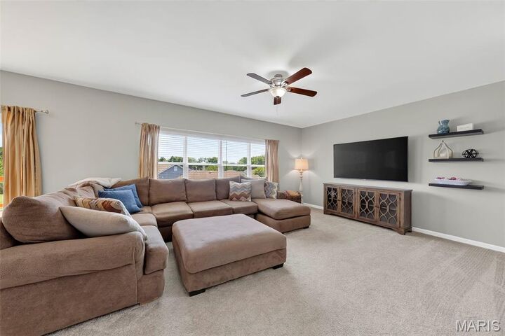 Property Photo:  302 Pecan Bluffs Drive  MO 63385 