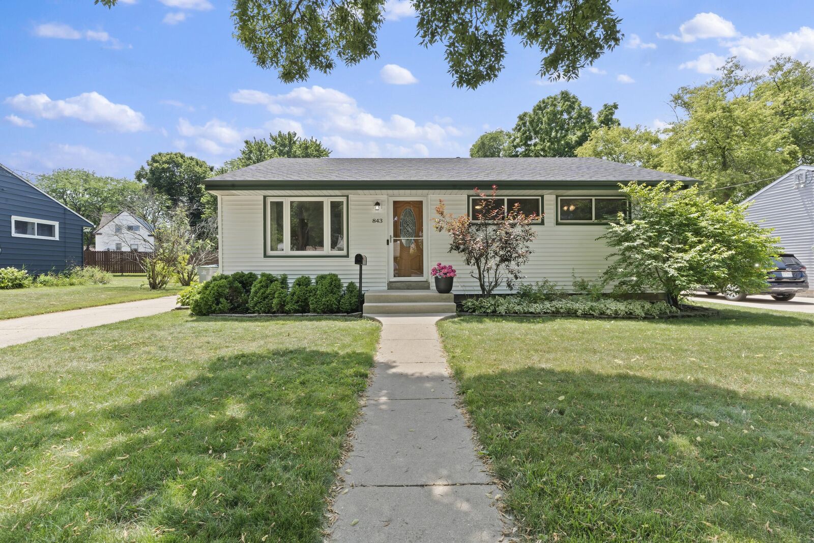 Property Photo:  843 E Doty Pl  WI 53207 