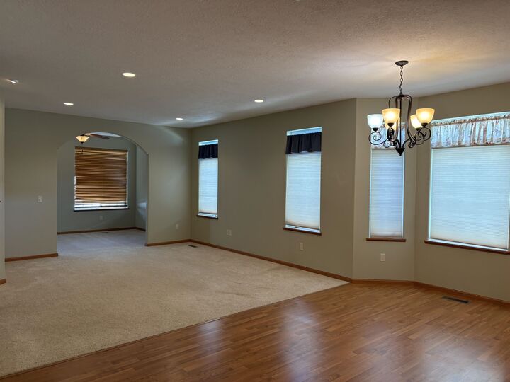 Property Photo:  909 Sycamore Ave SE  ND 58701 