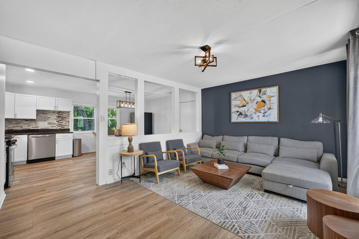 Property Photo:  103 Willow Road  IL 60107 