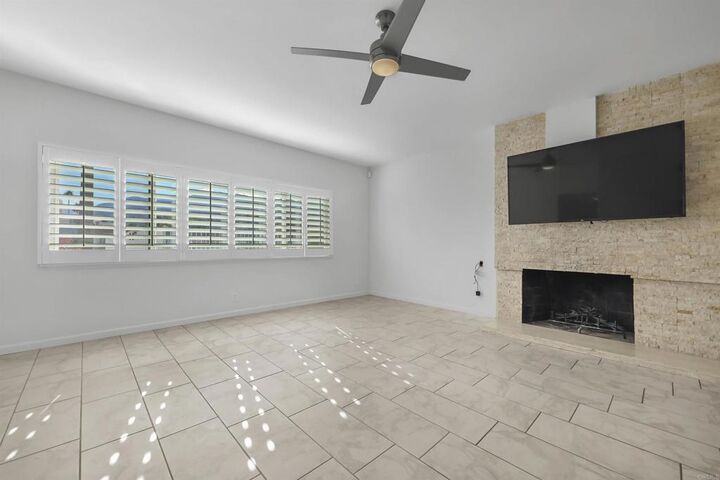 Property Photo: 415 E Avenida Granada CA 92264