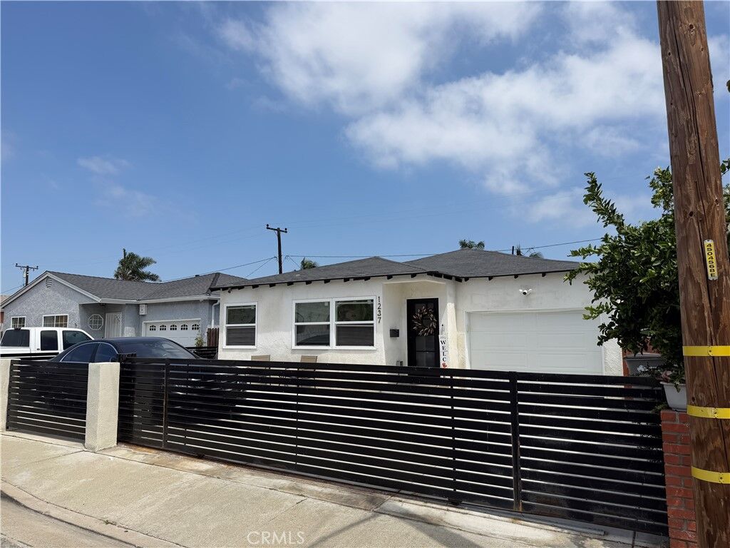 Property Photo: 1237 E 222nd CA 90745