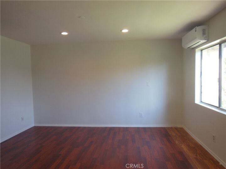 Property Photo: 439 1/2 W Walnut CA 91016