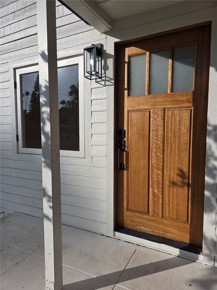 Property Photo:  227 N Avenue 60  CA 90042 