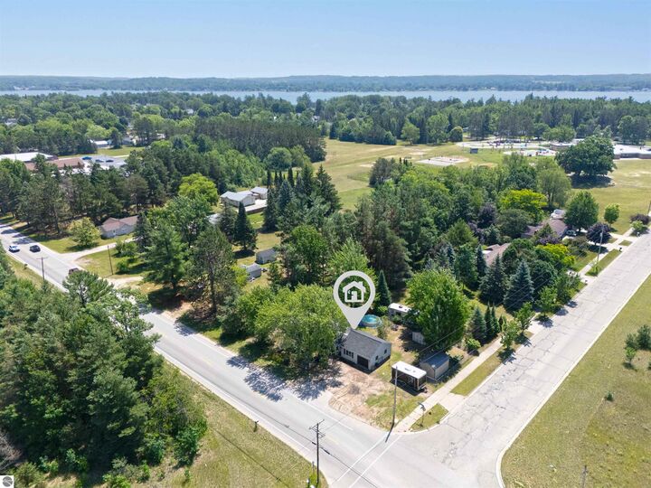Property Photo:  1723 W Division Street  MI 49601 